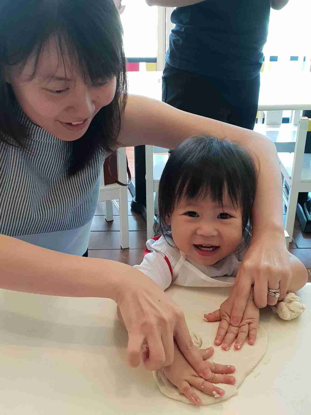 mum and child at preschool